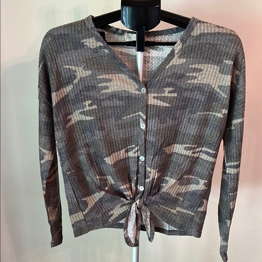 NWT Altar’d State Dreamin’ in Thermal Front Tie Long Sleeve Camo Shirt
